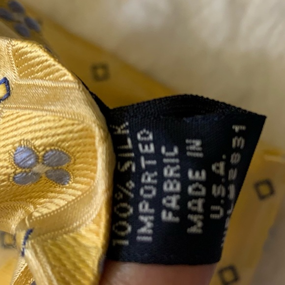 Hart Schaffner Marx 100% Silk Necktie Yellow Lt. Blue - Picture 4 of 4